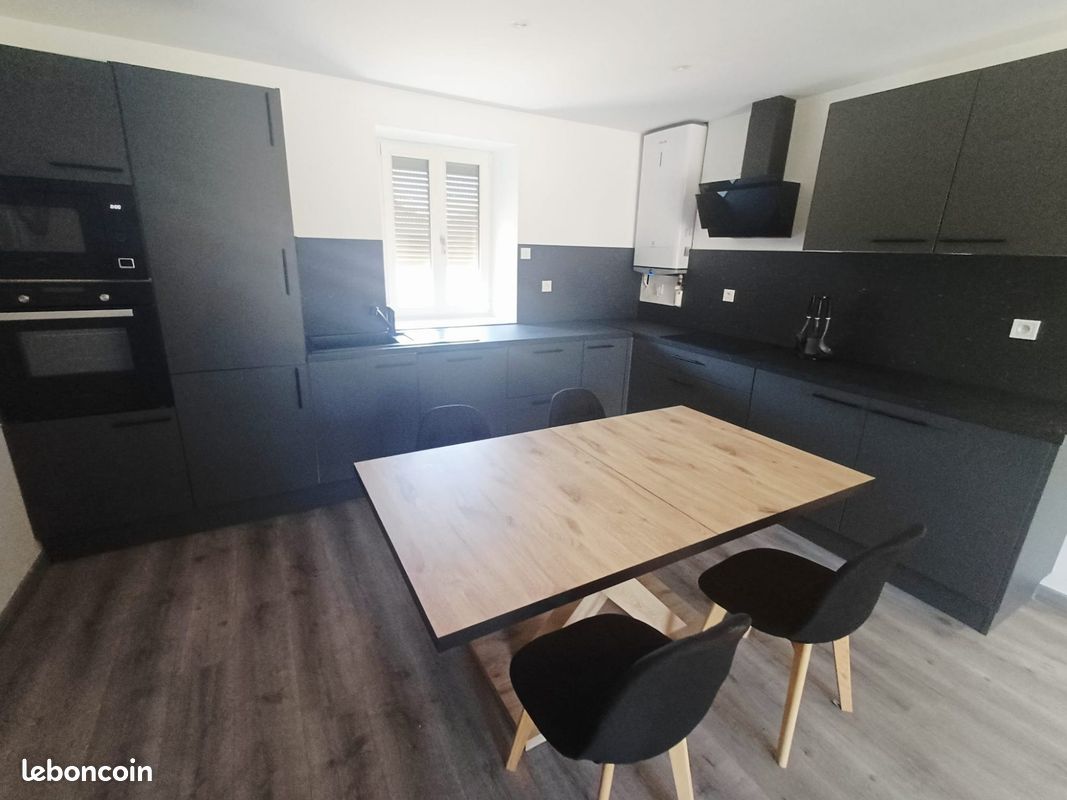 Appartement 3 pièces 80 m² · à Saint-Maurice-de-Lignon · 80 m² · 650 €