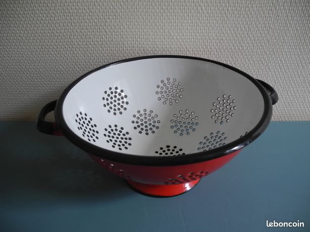 Passoire en métal soviétique émaillée vintage avec poignée, tamis de cuisine rétro art déco pavot de Moldavie (33 cm/13 po.) - France