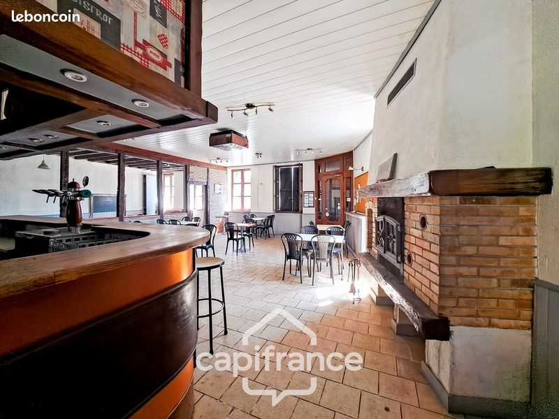 Maison 8 pièces 300 m² · à Châteaumeillant · 300 m² · 149 000 €