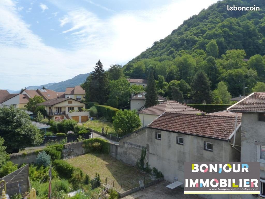Appartement 6 pièces 117 m² · à Domène · 117 m² · 215 000 €