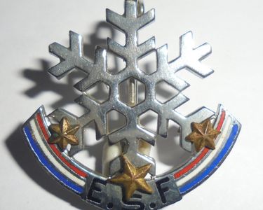 Médaille broche pin's étoile ski alpin FFES cristal ESF Vintage - Montres & Bijoux Médaille broche pin's étoile ski alpin FFES cristal ESF Vintage - Montres & Bijoux