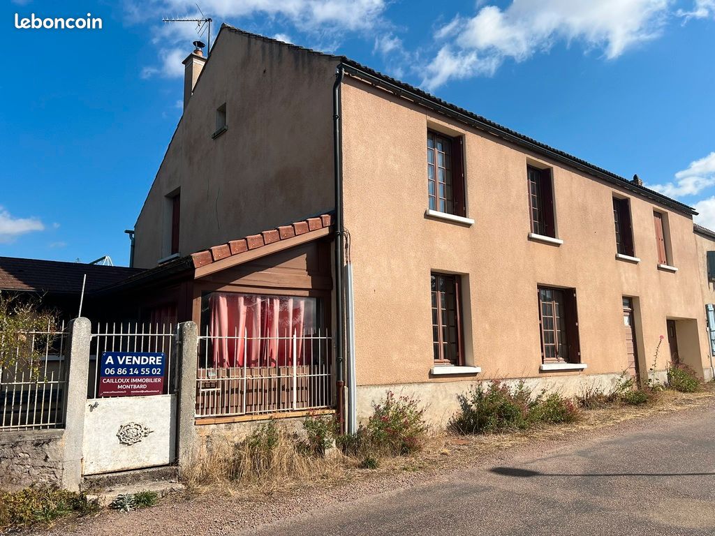 Maison 8 pièces 141 m² · à Vic-de-Chassenay · 141 m² · 132 000 €