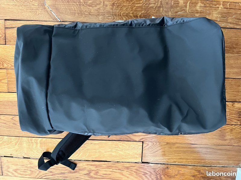 Sac De Sport Mercedes-Benz, Neuf Sous Emballage, Sac De Voyage, Marque Maserati (erreur étiquette?)
