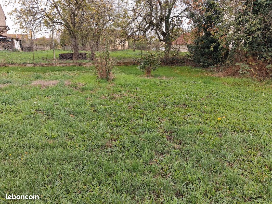 Terrain 1037 m² · à Saint-Aubin · 39 000 €