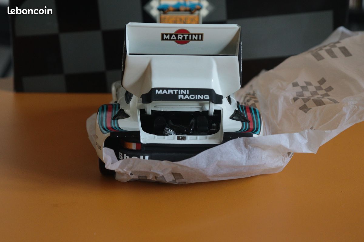 Exoto Racing Legends Porsche 935 Martini #3 Boite + Surboite Ar A10
