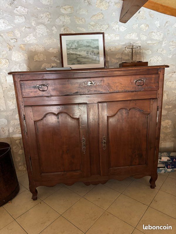 Ancien buffet bas en bois massif – Style campagne (image 1)