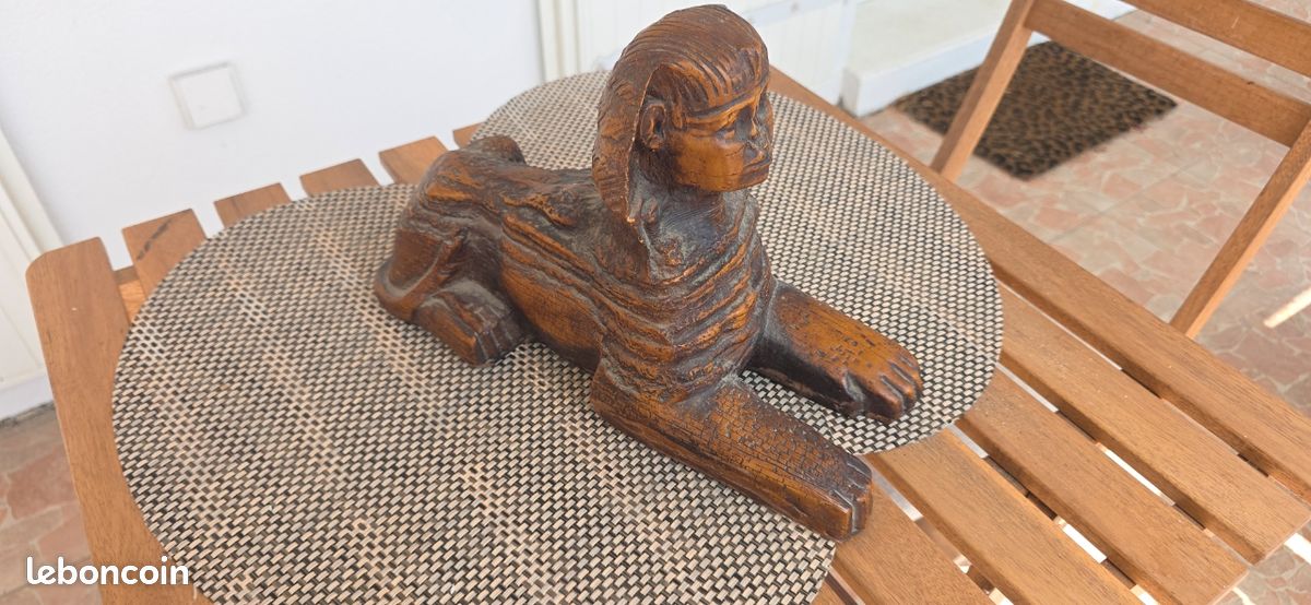 Sphinx statue (image 1)