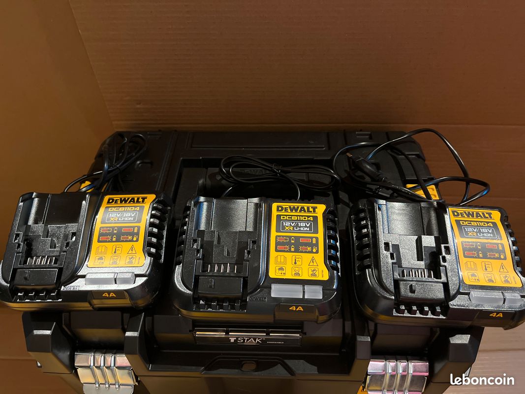 7 batteries Dewalt, trois chargeurs et une grande caisse Stak (image 7)