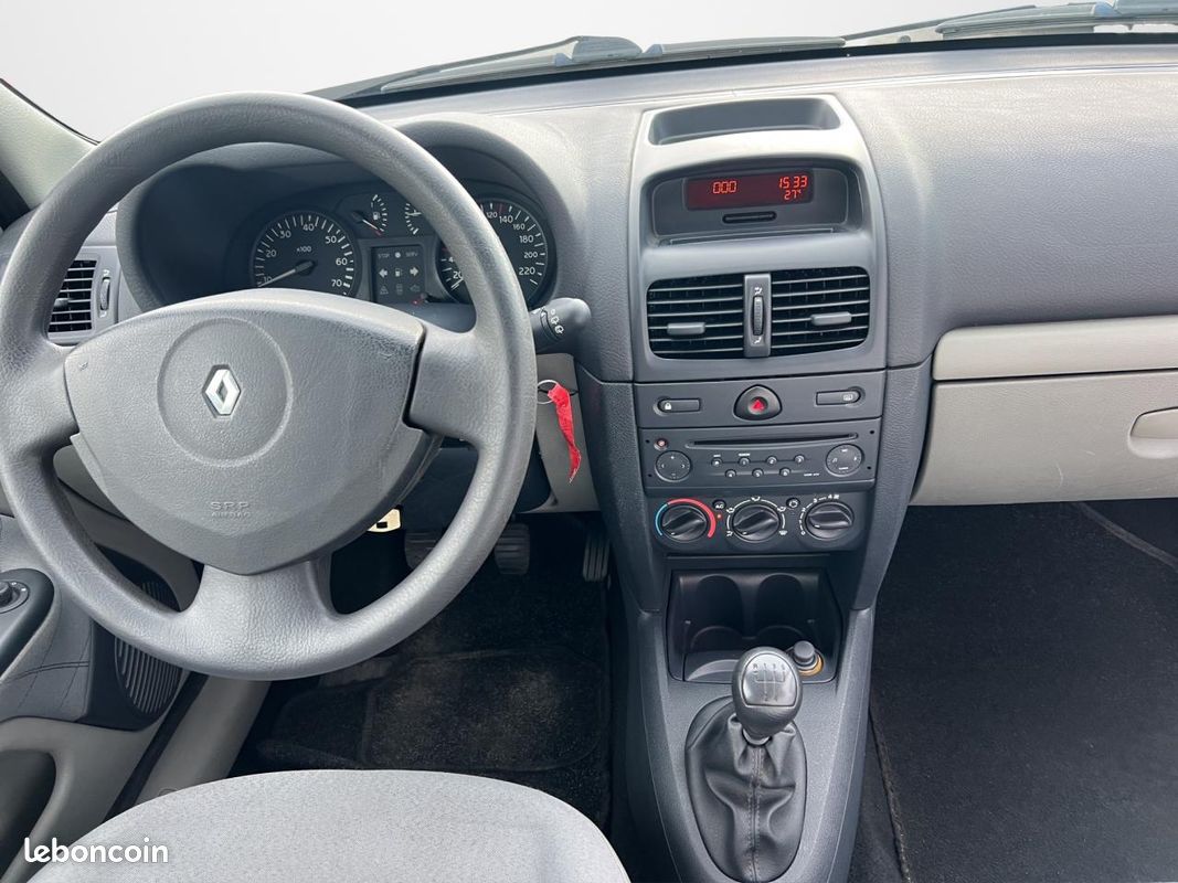 RENAULT CLIO 1.2i 16V II BERLINE Authentique PHASE 2 (image 13)