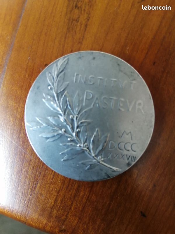 Médaillon Louis Pasteur - Plaque Bronze Argenté, 70 Ans, XXème Siècle - Collection Médailles Françaises