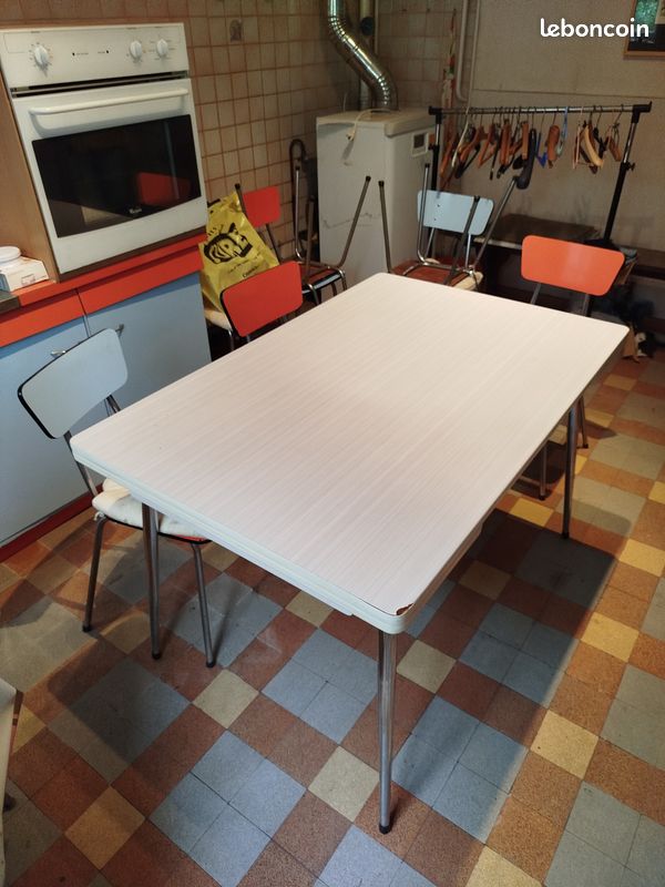 Cuisine Vintage En Formica – 14 Placards, 4 Tiroirs, évier, Dont Un à Pain