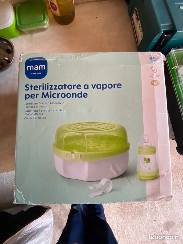 Accessoire Bébé MAM Stérilisateur Micro-ondes Pour Biberons - Inclut Biberon Anti-Colique 160ml - Rapide Et Efficace MAM Stérilisation Vapeur