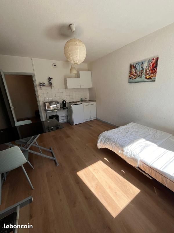 Appartement 1 pièce 24 m² · à Saint-Étienne · 24 m² · 450 €