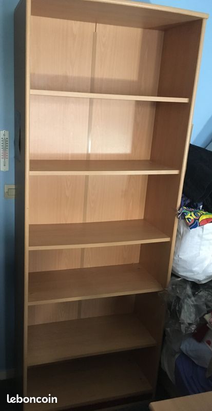 Bibliothèque en bois (image 1)