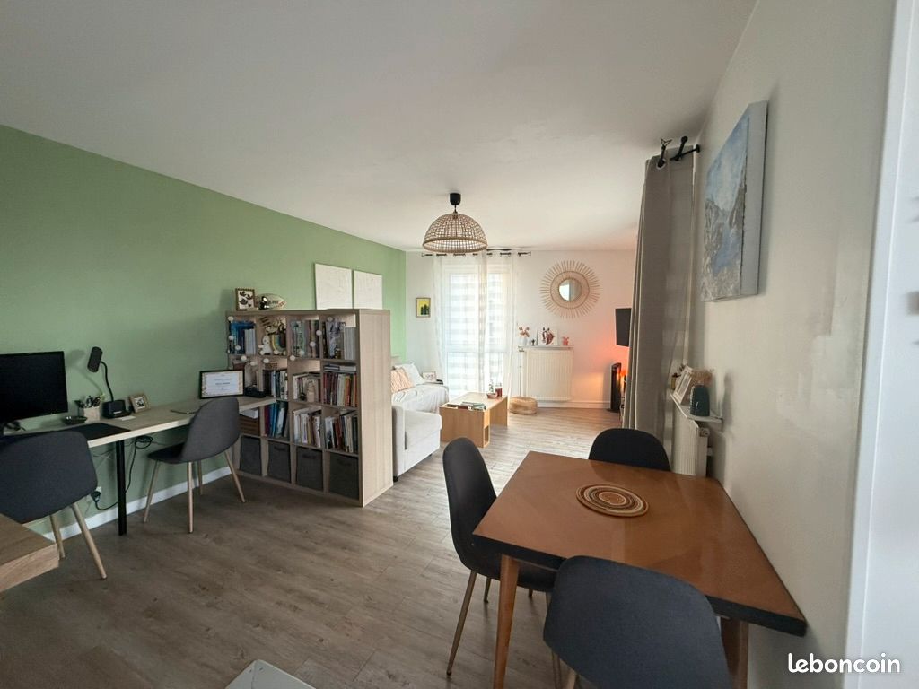 Appartement 2 pièces 53 m² · à Les Ulis · 52,5 m² · 168 000 €