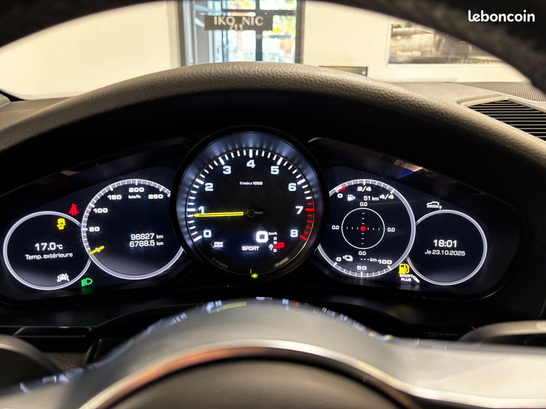 Porsche cayenne e-hybrid 3.0l v6 462ch TOIT OUVRANT / PASM / CAMÉRA 360 / SIÈGES CHAUFFANTS / JANTES 22P (image 9)