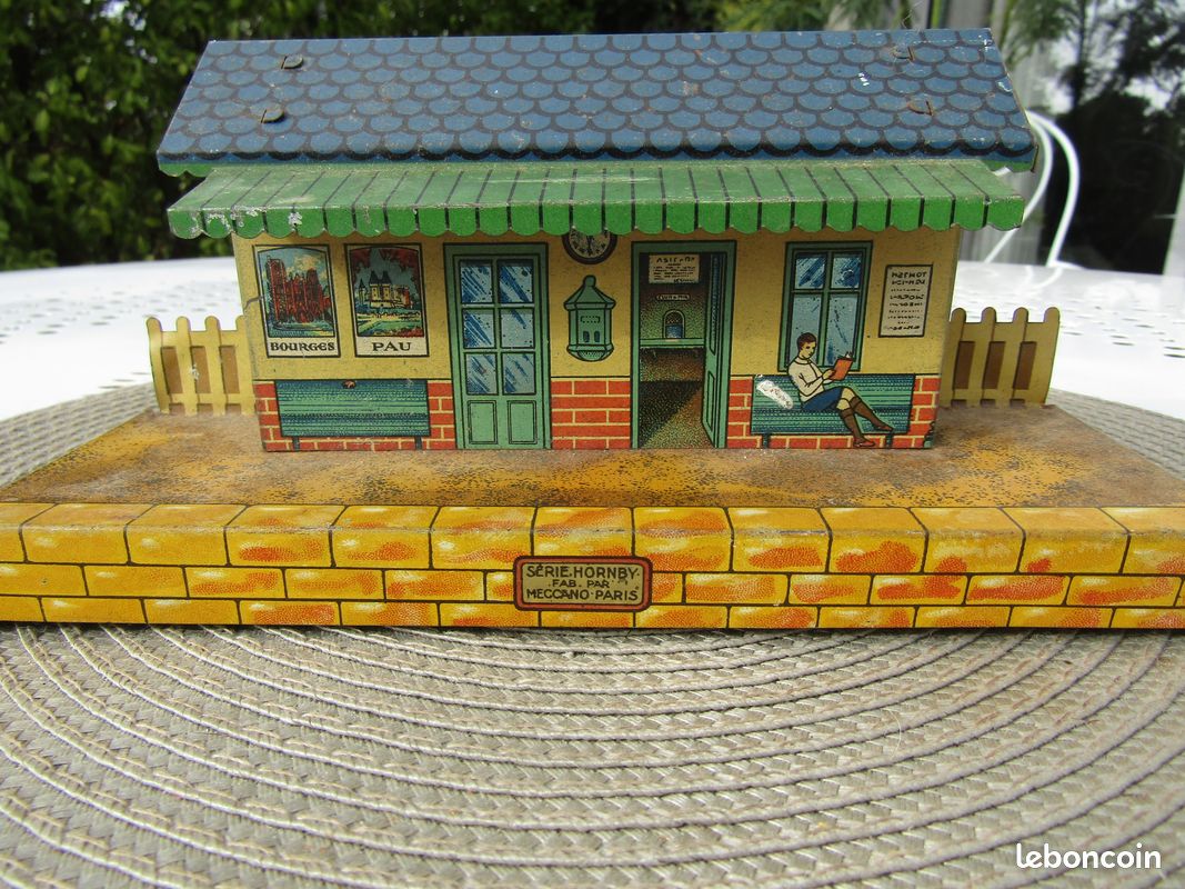Jouet Meccano. Gare. Pau. Bourges. 24 cm (image 1)