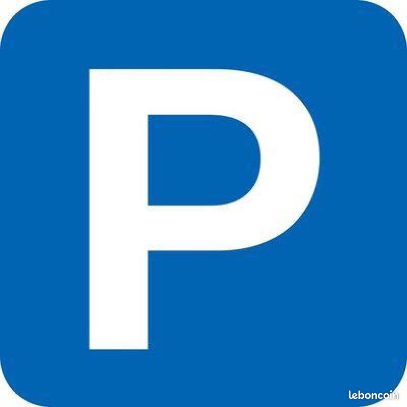 Parking/box Paris · 122 €/mois