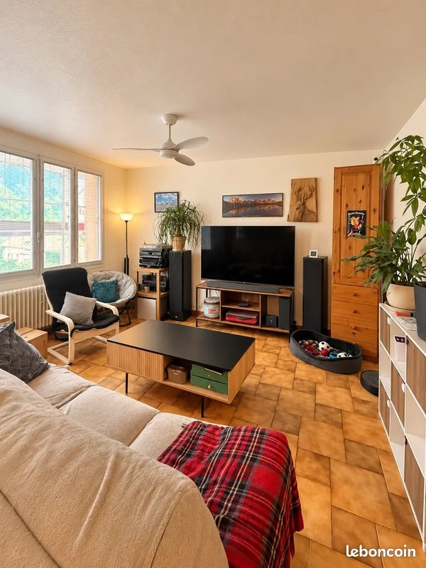 Appartement 3 pièces 70 m² · à Magland · 70 m² · 880 €/mois