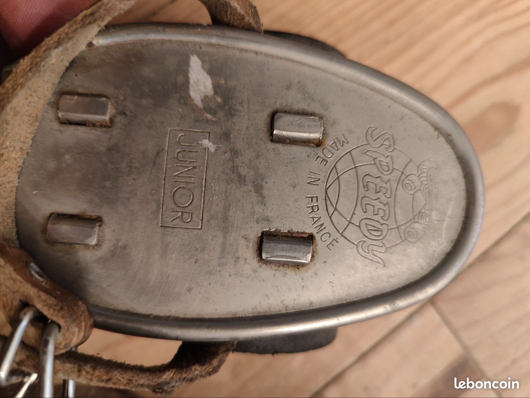 PAIRE DE PATINS A ROULETTES SPEEDY JUNIOR /VINTAGE/ RÉGLABLE
