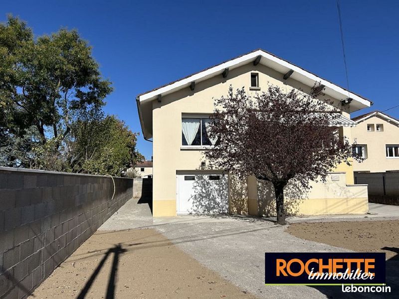 Maison 4 pièces 82 m² · à Montrond-les-Bains · 82 m² · 240 000 €