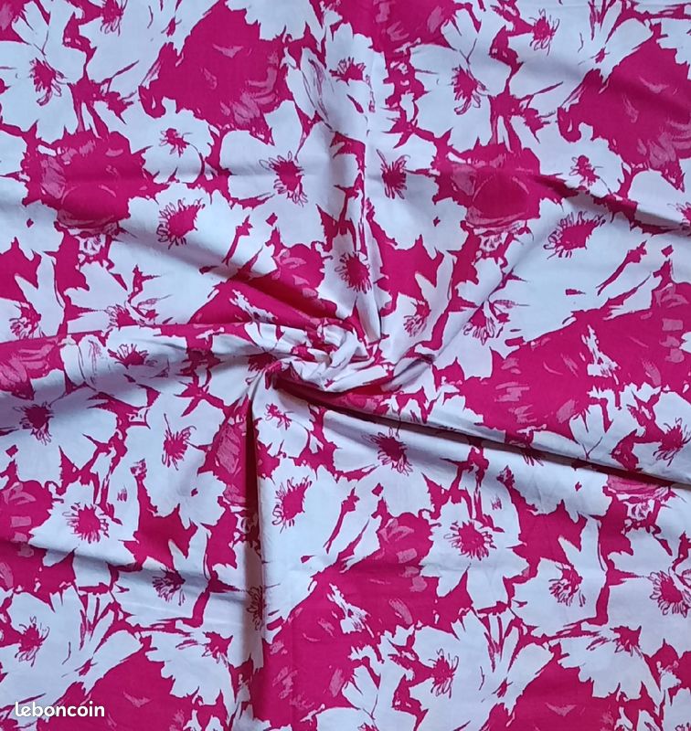 Coupon tissu coton fleuri (image 1)
