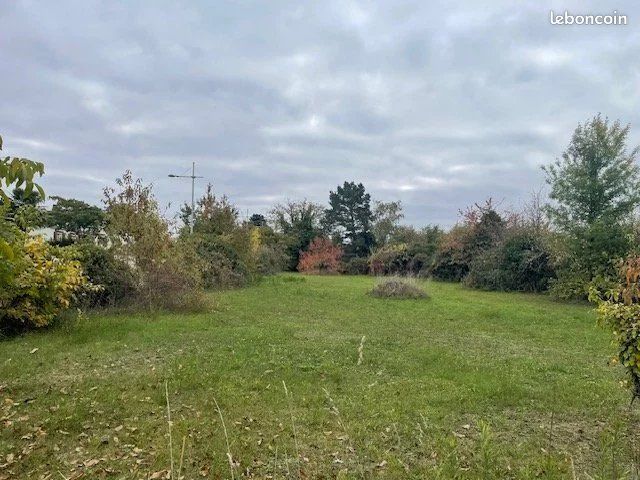 Terrain Ormes · 110 000 €