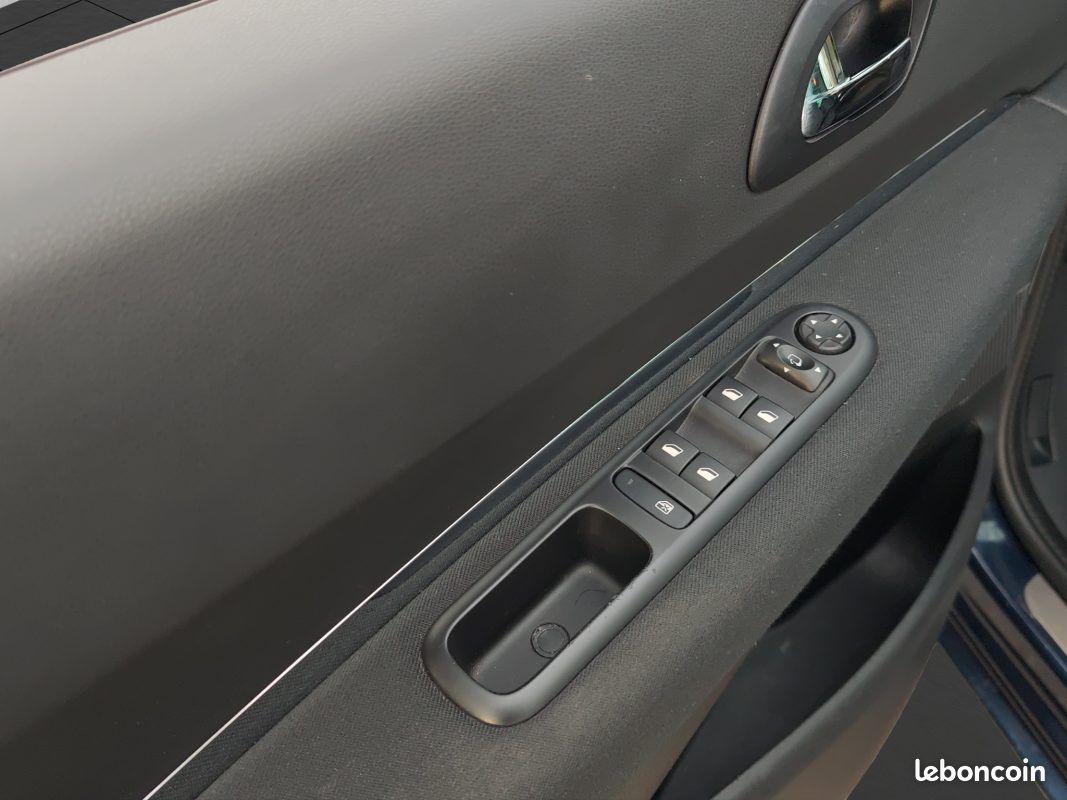Peugeot 5008 2.0 blue hdi 150 allure / 7 places (image 14)