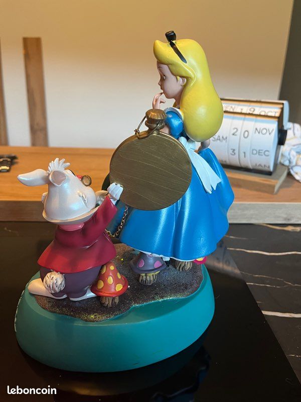 Statuette Disney Alice Au Pays Des Merveilles - Figurine De Collection Neuve