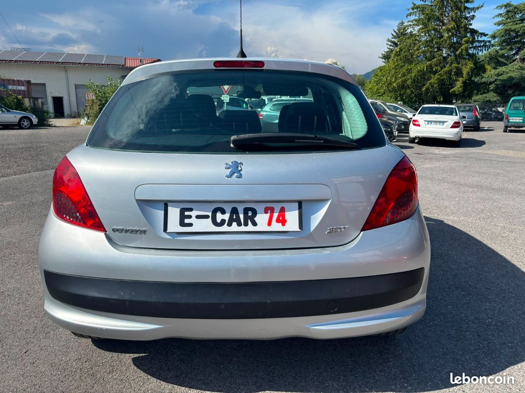 PEUGEOT 207 1.6 VTi 16V 120ch Premium (image 5)