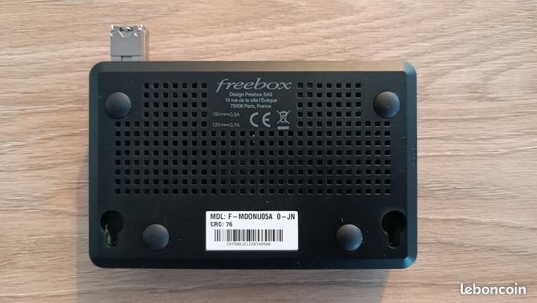 BOITIER ONU - Freebox Optique - Convertisseur Fibre - MDL: F- MDONU05A