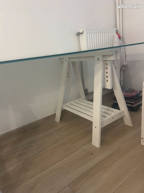 Bureau en verre trempé et tréteaux en bois blanc (image 4)