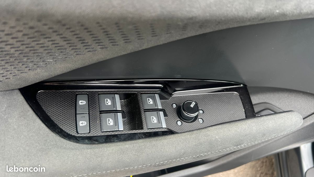Audi q3 iii 1.5 e-hybrid 272 s line s tronic 6 (image 12)