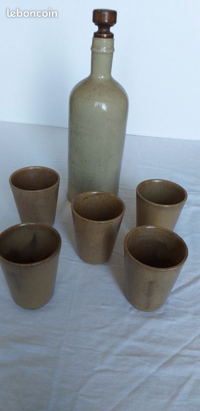 Bouteille et verres en grès (image 1)