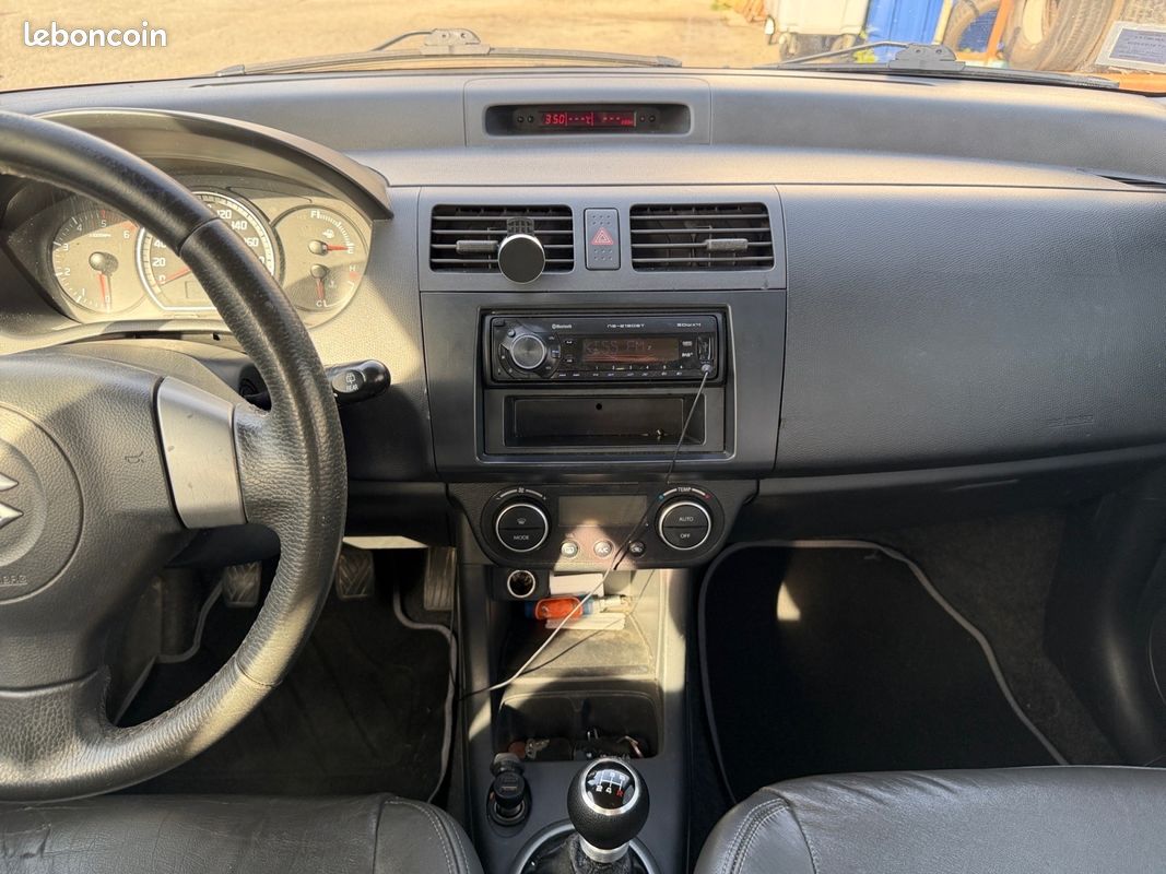 SUZUKI SWIFT 1.3 DDIS 75 SWIFT IN THE CITY 75Ch Garantie 12 mois (image 12)