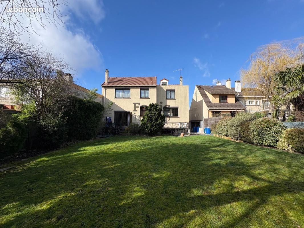 Maison 8 pièces 265 m² · à Bagnolet · 265 m² · 980 000 €