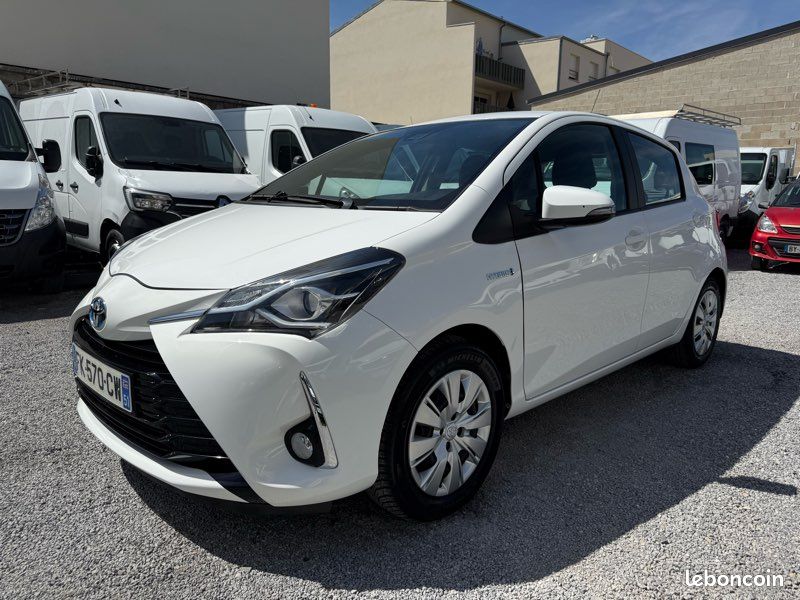 Toyota Yaris HSD 100H Hybrid Dynamic business (image 1)
