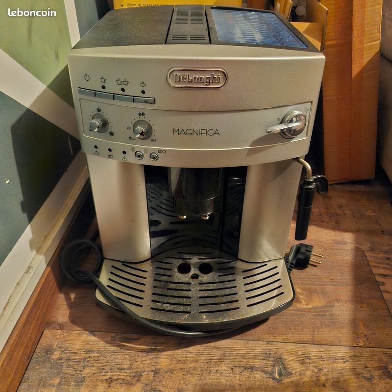 Coffee Machine Esam 3200 S Magnifica Expresso Avec Broyeur Sans