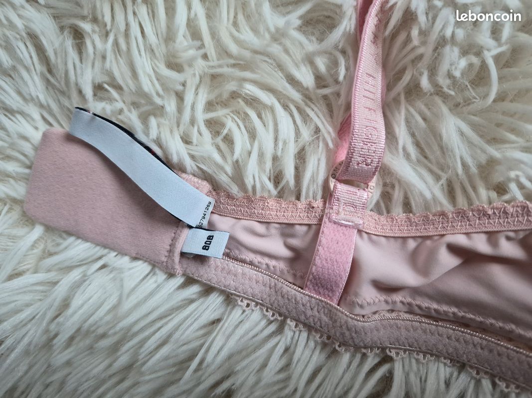 Soutien-gorge Bandeau HUIT - Taille 85C - Couleur Saumon/rose - Neuf Sans étiquette