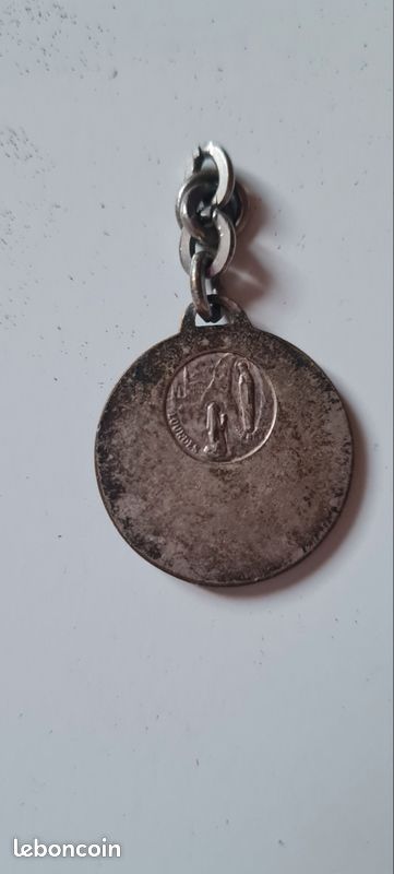 Médaillon ancien (image 3)