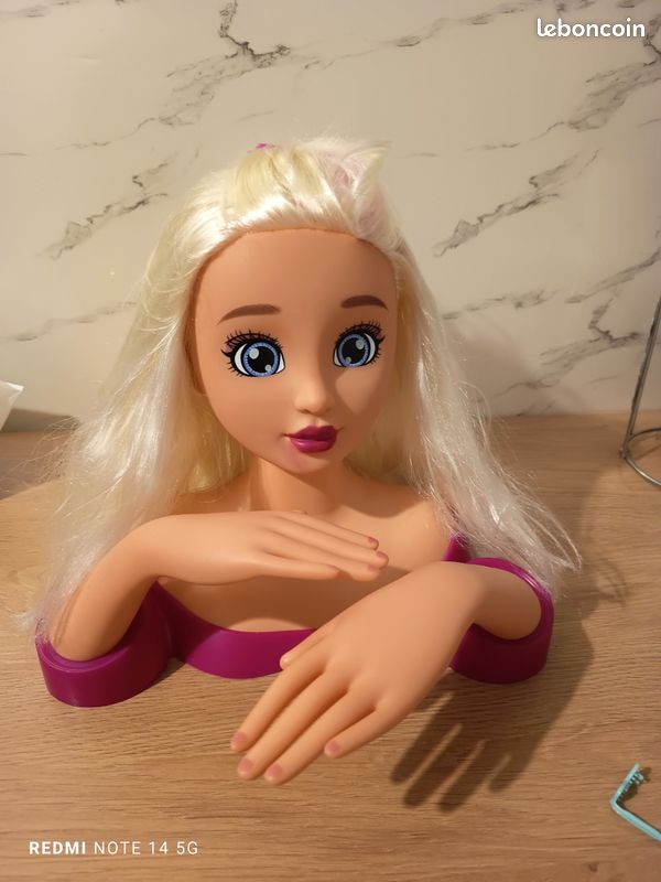 Poupée (image 1)