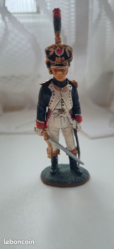 Figurine en plomb, officier des chasseurs de la jeune garde (image 1)