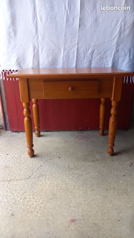 Table en pin (image 1)
