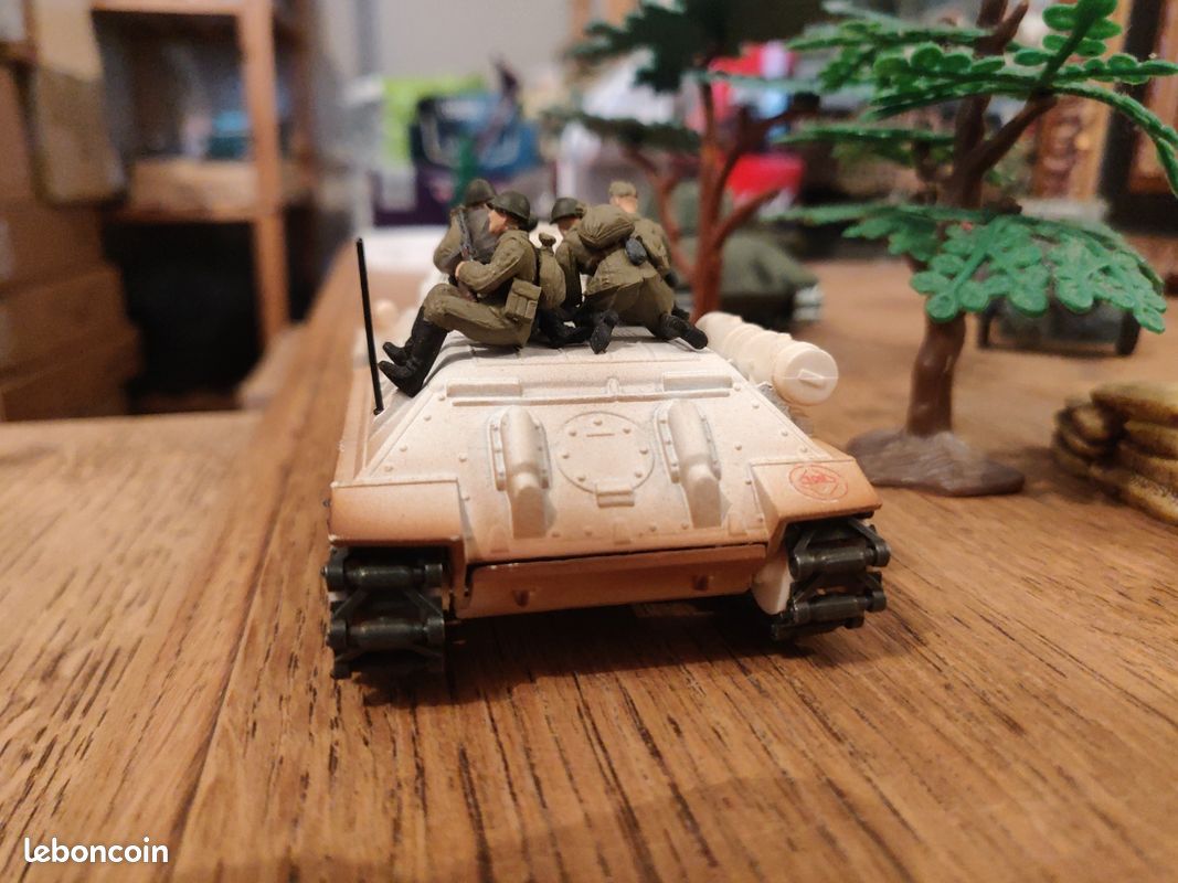 Solido 1/50 Char Russe PT 76 – URSS Guerre Froide – Version Rare – Métal – Occasion
