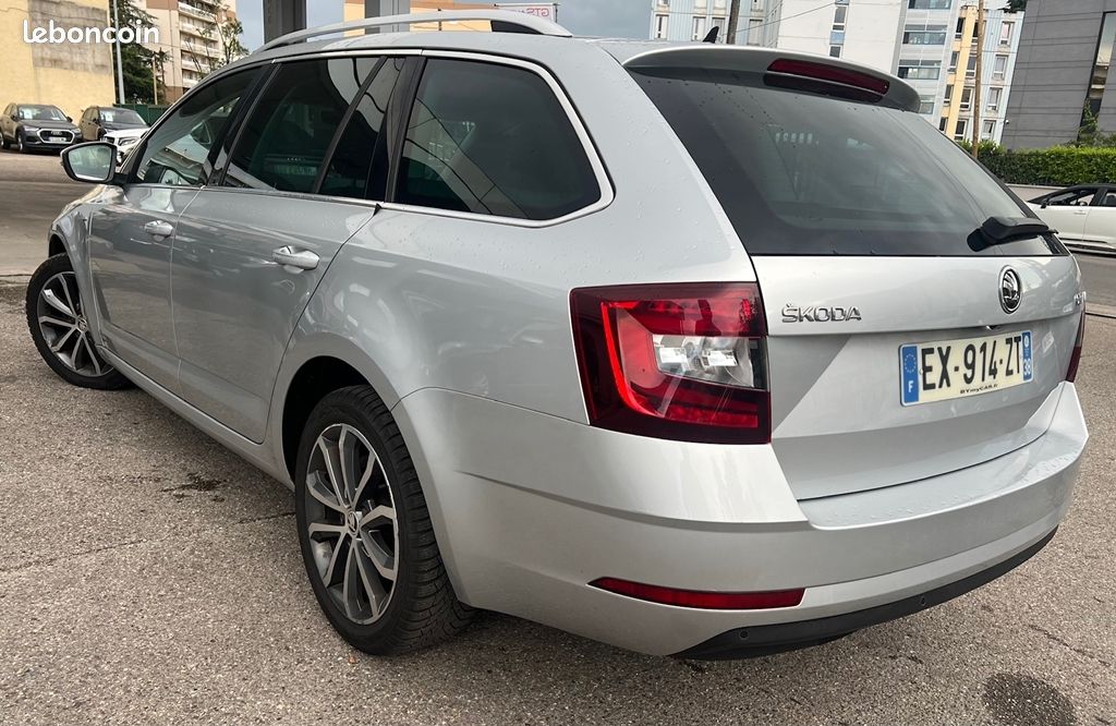 Skoda OCTAVIA COMBI 1.4 TSI 150CH GREEN TEC STYLE DSG7 (image 5)