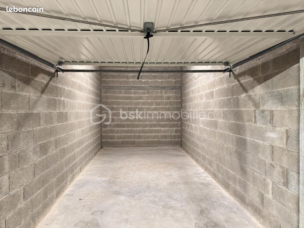 Garage/box Annecy Le Vieux · 52 000 €