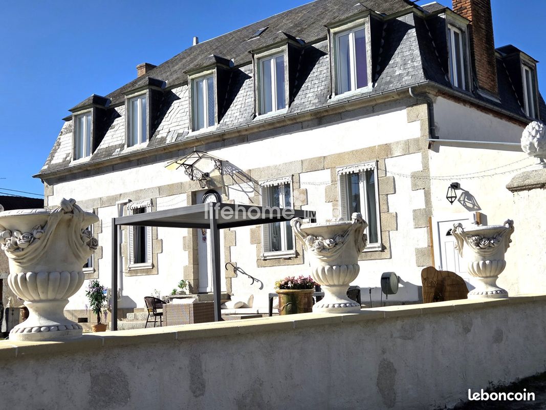 Maison 7 pièces 220 m² · à Saint-Julien-le-Châtel · 220 m² · 371 000 €