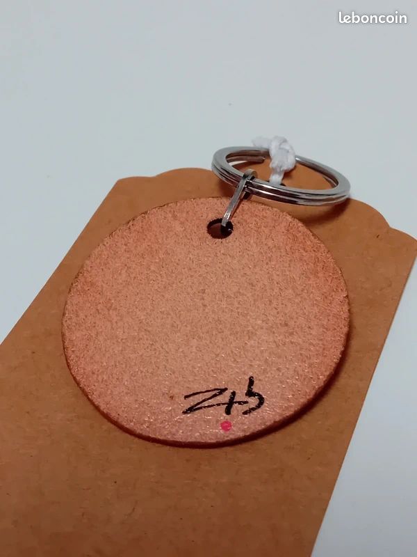 Porte-clés artisanal en cuir – Arbre de vie – Création originale signée (image 2)