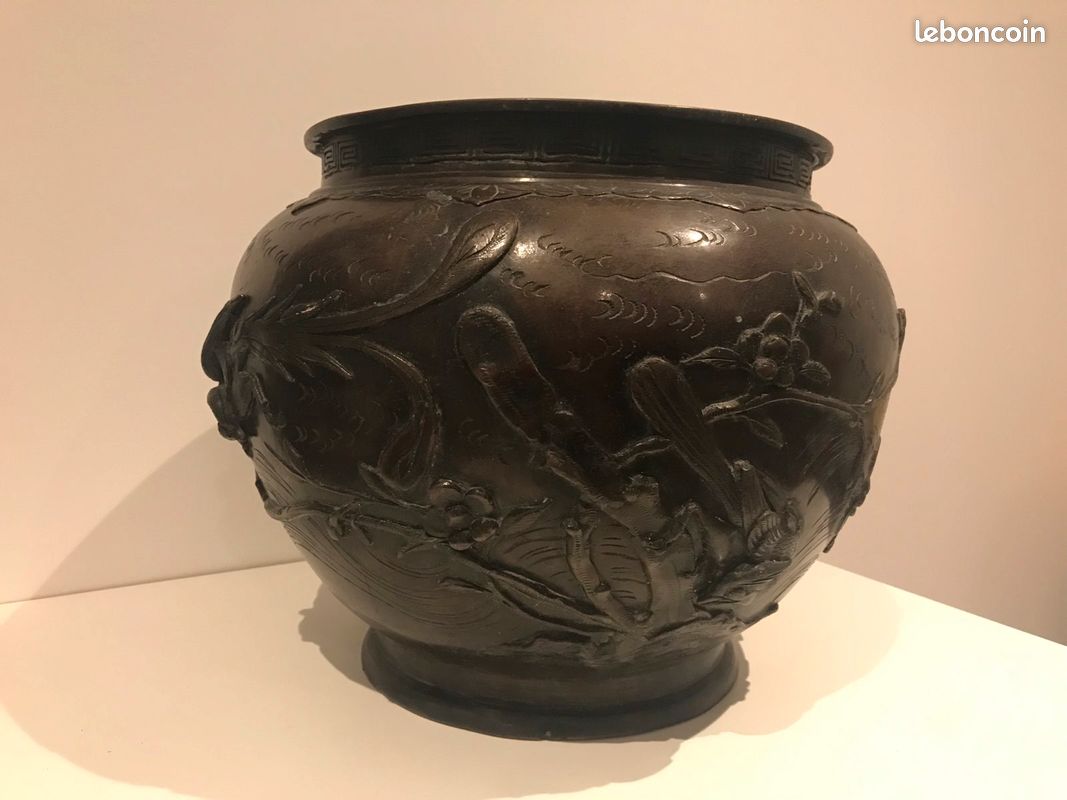 Art asiatique, cache pot ancien en bronze (image 1)