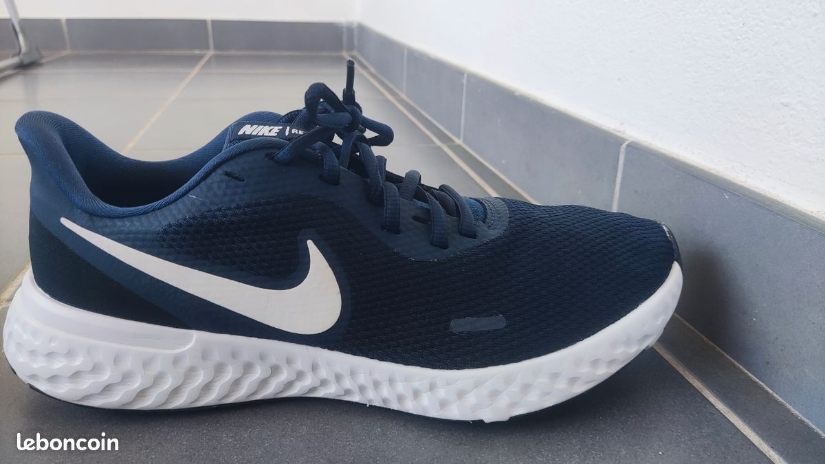 Chaussure Nike Taille Chaussure 42 Homme En Us NIKE Révolution